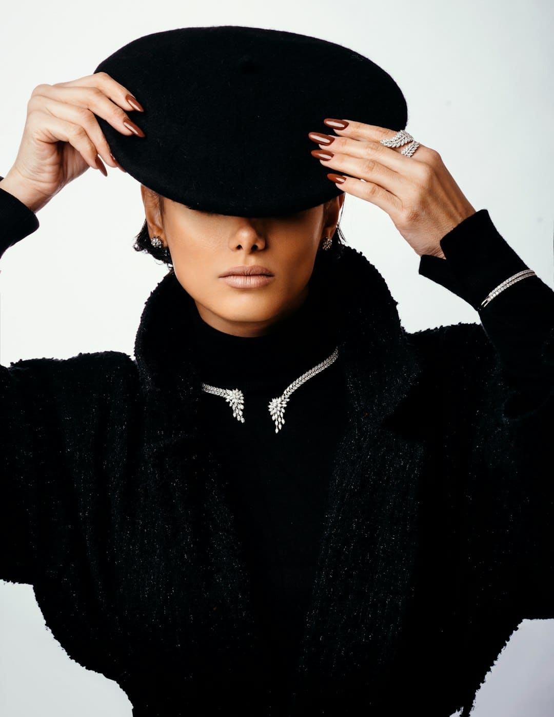 吴尊女儿neinei晒照 手臂肌肉线条被赞健康美